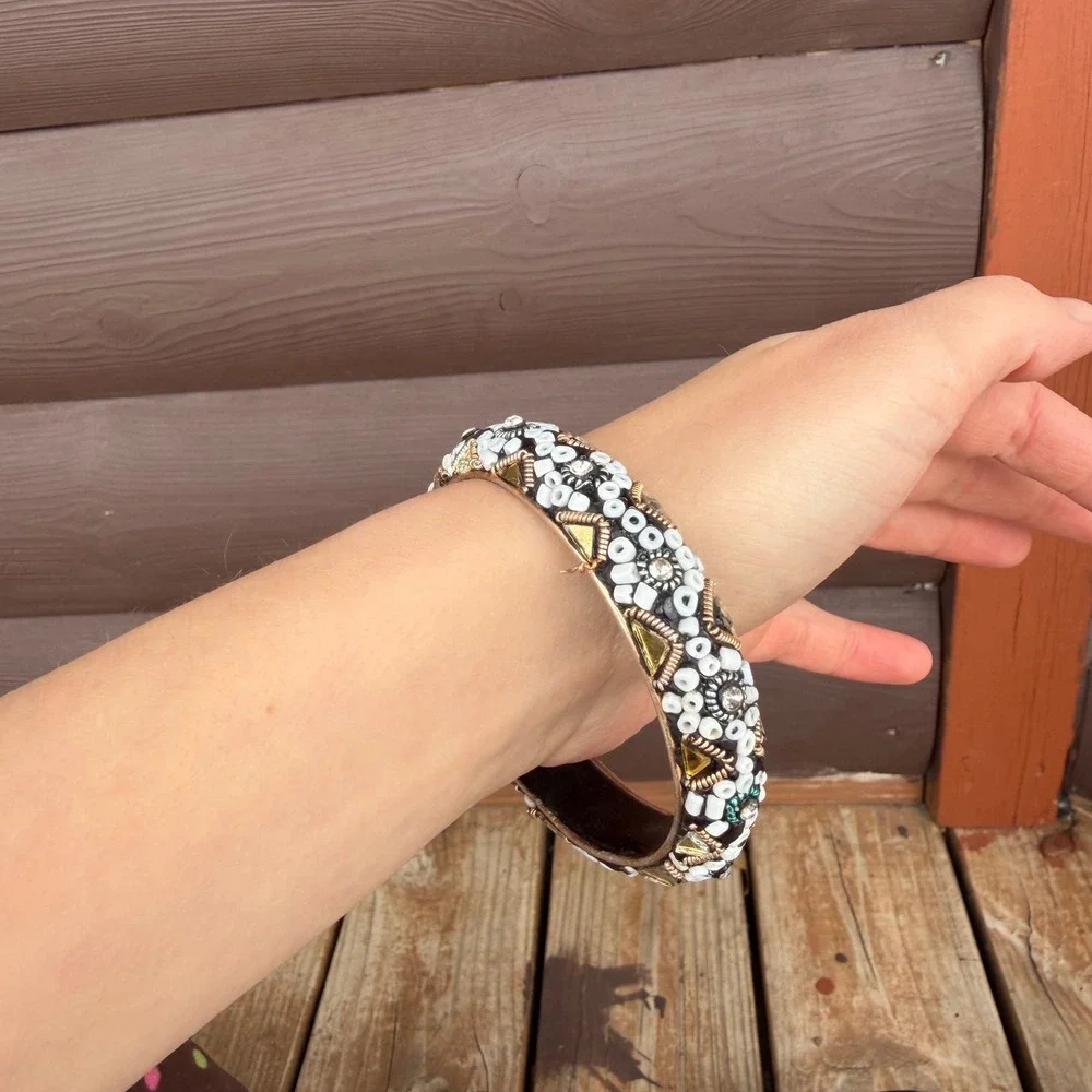 N/A beaded bangle